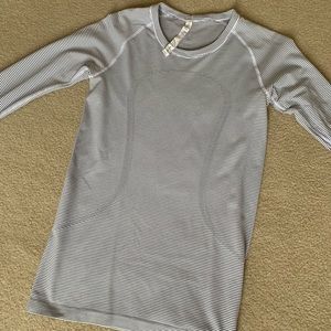 Lululemon swiftly tech long sleeve stripe size 8